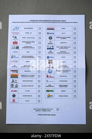 Athènes, Grèce. 10 mai 2024. Vue d'un scrutin postal pour les prochaines élections européennes. Environ 200 000 Grecs résidant en Grèce et 127 pays à l'étranger se sont inscrits pour le vote par correspondance qui est mis en œuvre pour la première fois lors d'une élection en Grèce. (Photo de Dimitris Aspiotis/Pacific Press) (photo de Dimitris Aspiotis/Pacific Press) crédit : Pacific Press Media production Corp./Alamy Live News Banque D'Images