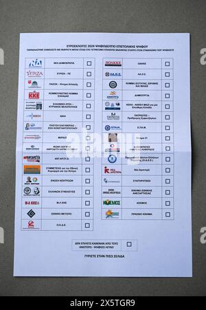 Athènes, Grèce. 10 mai 2024. Vue d'un scrutin postal pour les prochaines élections européennes. Environ 200 000 Grecs résidant en Grèce et 127 pays à l'étranger se sont inscrits pour le vote par correspondance qui est mis en œuvre pour la première fois lors d'une élection en Grèce. (Crédit image : © Dimitris Aspiotis/Pacific Press via ZUMA Press Wire) USAGE ÉDITORIAL SEULEMENT! Non destiné à UN USAGE commercial ! Banque D'Images