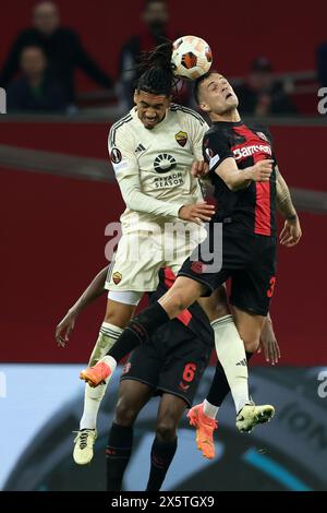 LEVERKUSEN, ALLEMAGNE - 09 MAI : > lors du match de deuxième manche de la demi-finale de l'UEFA Europa League 2023/24 entre le Bayer 04 Leverkusen et L'AS Roma à la BayArena le 09 mai 2024 à Leverkusen, Allemagne. © diebilderwelt / Alamy Stock Banque D'Images