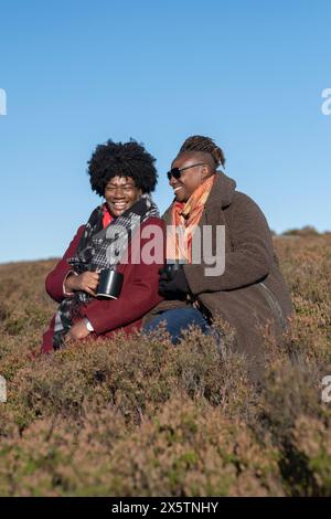 Deux femmes âgées dans la nature Banque D'Images