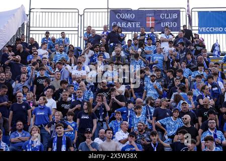 Côme, Italie. 10 mai 2024. Les fans de Como 1907 encouragent leur équipe lors du match de Serie B au Stadio Giuseppe Sinigaglia, Côme. Le crédit photo devrait se lire : Jonathan Moscrop/Sportimage crédit : Sportimage Ltd/Alamy Live News Banque D'Images