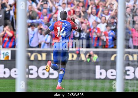 Jean-Philippe Mateta de Crystal Palace célèbre son objectif de passer en 0-2 Crystal Palacelors du match de premier League Wolverhampton Wanderers vs Crystal Palace à Molineux, Wolverhampton, Royaume-Uni, le 11 mai 2024 (photo de Cody Froggatt/News images) Banque D'Images