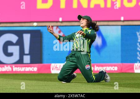 Natalia Parvaiz du Pakistan célèbre avoir attrapé Amy Jones d'Angleterre au bowling de Sadia Iqbal du Pakistan lors du premier match international T20 Angleterre femmes vs Pakistan femmes à Edgbaston, Birmingham, Royaume-Uni, le 11 mai 2024 (photo par Craig Thomas/News images) Banque D'Images