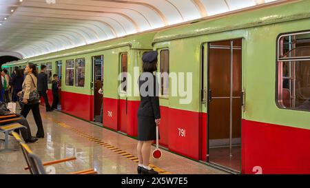 Intérieur des stations de métro Pyongyang Banque D'Images