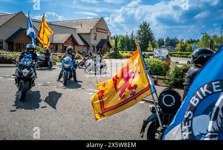 Édimbourg, Écosse - 11 mai 2024 OUI les motards partent d'Édimbourg à Moffat, Écosse pour soutenir l'indépendance. Banque D'Images