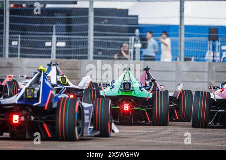 04 ARON Paul (est), Envision Racing, Jaguar I-type 6, action lors de l'ePrix de Berlin 2024, 7ème meeting du Championnat du monde ABB FIA Formula E 2023-24, sur le circuit de Tempelhof Airport Street circuit du 10 au 12 mai 2024 à Berlin, Allemagne Banque D'Images