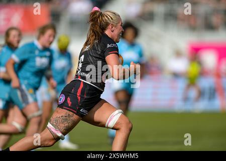 Londres, Royaume-Uni. 11 mai 2024. Georgia Evans de Saracens Women court pour la finale du match des Saracens Women et une victoire de 54-21 dans le match des femmes Allianz premier 15s entre Saracens Women et Sale Sharks Women au StoneX Stadium, Londres, Angleterre, le 11 mai 2024. Photo de Phil Hutchinson. Utilisation éditoriale uniquement, licence requise pour une utilisation commerciale. Aucune utilisation dans les Paris, les jeux ou les publications d'un club/ligue/joueur. Crédit : UK Sports pics Ltd/Alamy Live News crédit : UK Sports pics Ltd/Alamy Live News Banque D'Images