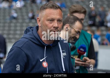 Berlin, Allemagne. 11 mai 2024. Football : Bundesliga 2, Hertha BSC - 1. FC Kaiserslautern, Journée 33, Olympiastadion. L'entraîneur Hertha BSC Pal Dardai arrive au stade. Crédit : Andreas Gora/dpa - REMARQUE IMPORTANTE: conformément aux règlements de la DFL German Football League et de la DFB German Football Association, il est interdit d'utiliser ou de faire utiliser des photographies prises dans le stade et/ou du match sous forme d'images séquentielles et/ou de séries de photos de type vidéo./dpa/Alamy Live News Banque D'Images