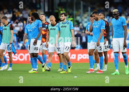 Naples, Italie. 11 mai 2024. Débarquement des joueurs de Napoli à la fin du match de Serie A entre la SSC Napoli et le Bologna FC au stade Diego Armando Maradona à Naples (Italie), le 11 mai 2024. Crédit : Insidefoto di andrea staccioli/Alamy Live News Banque D'Images