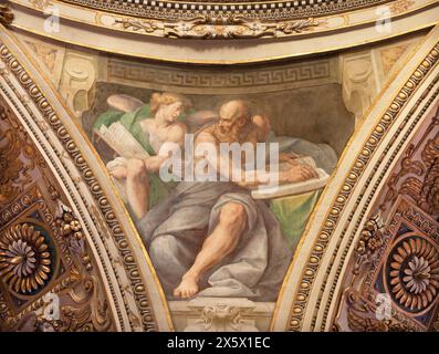 MILAN, ITALIE - 5 MARS 2024 : la fresque baroque de Matthieu l'évangéliste de la coupole de l'église Chiesa di San Vittore al Corpo Banque D'Images