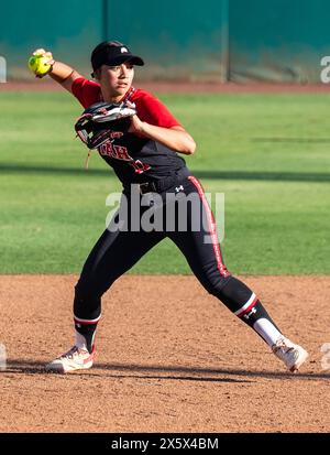 10 mai 2024 Palo Alto CA U.S.A. L'infidélisateur de l'Utah Shonty Passi (11)lance en première position lors de la demi-finale G1 du tournoi de softball NCAA PAC 12 entre les Utah Utes et le Stanford Cardinal. Utah a battu Stanford 2-1 au Boyd & Jill Smith Family Stadium Palo Alto Calif. Thurman James/CSM Banque D'Images