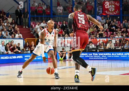 Mestre, Italie. 11 mai 2024. UnaHotels Reggio Emilia's Darion Atkins en action pendant les séries éliminatoires - Umana Reyer Venezia vs UNAHOTELS Reggio Emilia, match italien de basket-ball Serie A à Mestre, Italie, 11 mai 2024 crédit : Agence photo indépendante/Alamy Live News Banque D'Images