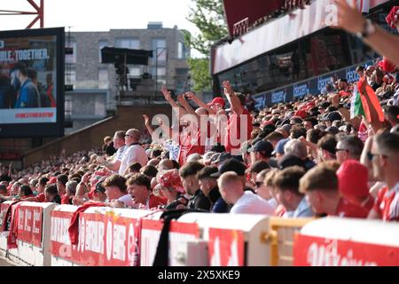 Nottingham, Royaume-Uni. 11 mai 2024 ; The City Ground, Nottingham, Angleterre ; premier League Football, Nottingham Forest versus Chelsea ; Nottingham Forest fans Credit : action plus Sports images/Alamy Live News Banque D'Images