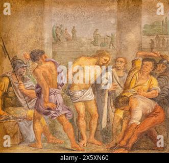 MILAN, ITALIE - 6 MARS 2024 : fresque de flagellation dans l'église Basilica di Sant Eustorgio par un artiste inconnu. Banque D'Images