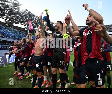 Naples, Italie. 11 mai 2024. Les joueurs de Bologne célèbrent à la fin d'un match de football de série A entre Napoli et Bologne à Naples, Italie, le 11 mai 2024. Crédit : Augusto Casasoli/Xinhua/Alamy Live News Banque D'Images