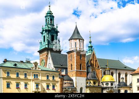 Fragment du château royal de Wawel - un complexe architectural sur la rive gauche de la Vistule, Cracovie, Pologne. Banque D'Images