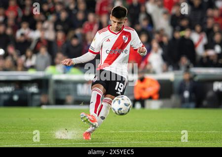 Buenos Aires, Argentine. 11 mai 2024. Claudio Echeverri de River plate frappe le ballon lors d'un match entre River plate et Central Cordoue dans le cadre de la Liga Profesional 2024 à l'Estadio Mas Monumental Antonio Vespucio Liberti le 11 mai 2024 à Buenos Aires, Argentine. Score final River plate 3 - 0 Central Cordoue crédit : SOPA images Limited/Alamy Live News Banque D'Images