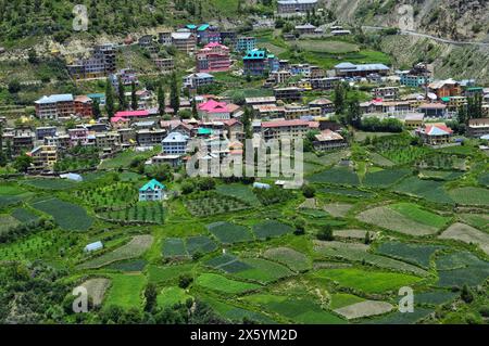 Keylong, quartier général du district de lahaul et spiti himachal pradesh india.Located le long de la Manali-Leh Highway sur la rive de Bhaga River.View from K Banque D'Images