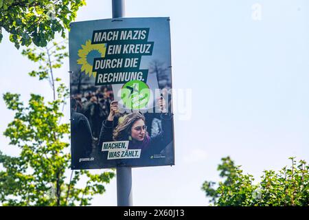 Wahlplakate zur Europawahl AM 9. Juni 2024 sind in Köln zu sehen. Die Grünen Mach Nazis ein Kreuz durch die Rechnung Wahlplakate zur Europawahl *** les affiches électorales pour les élections européennes du 9 juin 2024 peuvent être vues à Cologne les Verts ont mis une clé dans les œuvres pour les affiches électorales nazies pour les élections européennes Banque D'Images