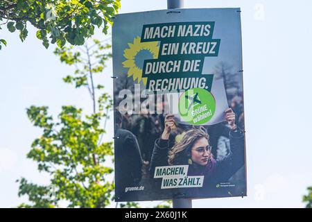 Wahlplakate zur Europawahl AM 9. Juni 2024 sind in Köln zu sehen. Die Grünen Mach Nazis ein Kreuz durch die Rechnung Wahlplakate zur Europawahl *** les affiches électorales pour les élections européennes du 9 juin 2024 peuvent être vues à Cologne les Verts ont mis une clé dans les œuvres pour les affiches électorales nazies pour les élections européennes Banque D'Images