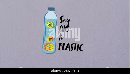 Image de dire non au texte en plastique sur bouteille en plastique sur des gouttelettes d'eau sur fond gris Banque D'Images