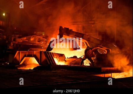 Non exclusif : ZAPORIZHZHIA, UKRAINE - 03 MAI 2024 - Haut fourneau non. 3 est vu dans les locaux de Zaporizhstal Iron and Steel Works, Zaporizhzhia, Banque D'Images