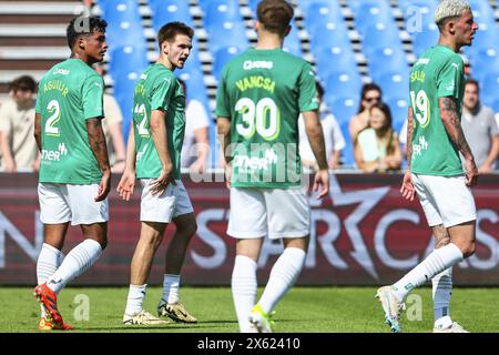 Deinze, Belgique. 12 mai 2024. Les joueurs de Lommel célèbrent après avoir marqué lors d'un match de football entre KMSK Deinze et Lommel SK, dimanche 12 mai 2024 à Deinze, la deuxième étape de la demi-finale de la promotion à l'issue de la deuxième division 'Challenger Pro League' 2023-2024 du championnat belge. BELGA PHOTO DAVID PINTENS crédit : Belga News Agency/Alamy Live News Banque D'Images