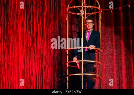 Modérateur Daniel Hartwich in der zehnten Live-Show BEI der 17. Staffel der RTL-Tanzshow Let s Dance in den Kulissen des musical Moulin Rouge im musical Dome. Köln, 10.05.2024 NRW Deutschland *** présentateur Daniel Hartwich dans le dixième spectacle live de la 17e saison du spectacle de danse RTL dansons sur le plateau de la comédie musicale Moulin Rouge dans le Dôme musical Cologne, 10 05 2024 NRW Allemagne Copyright : xChristophxHardtx Banque D'Images