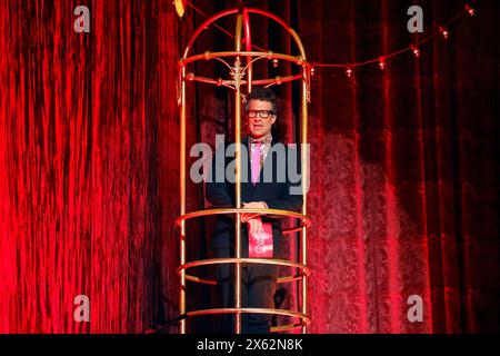 Modérateur Daniel Hartwich in der zehnten Live-Show BEI der 17. Staffel der RTL-Tanzshow Let s Dance in den Kulissen des musical Moulin Rouge im musical Dome. Köln, 10.05.2024 NRW Deutschland *** présentateur Daniel Hartwich dans le dixième spectacle live de la 17e saison du spectacle de danse RTL dansons sur le plateau de la comédie musicale Moulin Rouge dans le Dôme musical Cologne, 10 05 2024 NRW Allemagne Copyright : xChristophxHardtx Banque D'Images