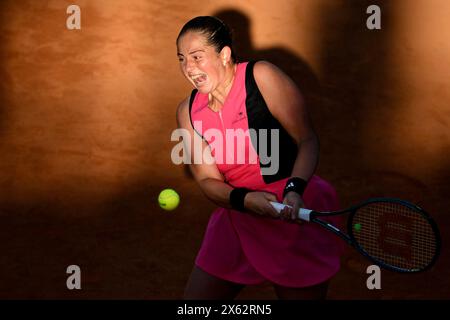 Rome, Italie. 12 mai 2024. Jelena Ostapenko, de Lettonie, en action lors du match contre l'espagnole Sara Sorribes Tormo au tournoi de tennis Internazionali BNL d'Italia 2024 au Foro Italico à Rome, Italie, le 12 mai 2024. Crédit : Insidefoto di andrea staccioli/Alamy Live News Banque D'Images