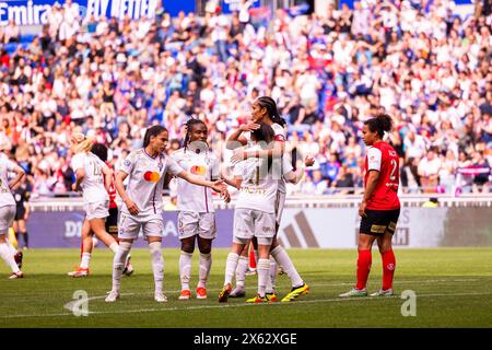 Lyon, France. 12 mai 2024. Wendie Renard (3 Olympique Lyonnais) Selma Bacha (4 Olympique Lyonnais) en action lors de la demi-finale des éliminatoires D1 Arkema entre l'Olympique Lyonnais et le stade de Reims au stade Groupama de Lyon, France. (Pauline FIGUET/SPP) crédit : SPP Sport Press photo. /Alamy Live News Banque D'Images