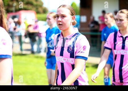 Crawley, Royaume-Uni. 12 mai 2024. TIA Searle (16 Dulwich Hamlet) lors du match de premier League Womens Regional de Londres et du Sud-est entre l'AFC Crawley et Dulwich Hamlet au Three Bridges FC. Crédit : Liam Asman/Alamy Live News Banque D'Images