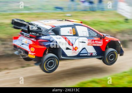 Fafe, Portugal. 12 mai 2024. Daniel Sordo sauter la Hyundai Shell Moobis I20 Rally1 n.6 (Jose Salgueiro/SPP) crédit : SPP Sport Press photo. /Alamy Live News Banque D'Images