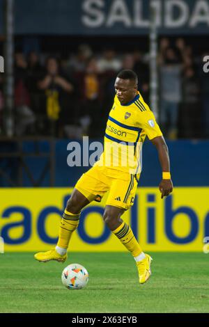 Luis Advincula - Sportivo Trinidense (1) v Club Atletico Boca Juniors (2) match, phase groupe (Groupe d) CONMEBOL Sudamericana 2024. Banque D'Images