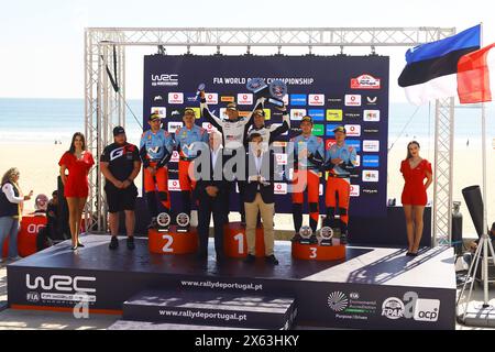 Porto, Portugal. 12 mai 2024. Le pilote Ott Tanak et le co-pilote Martin Jarveoja et le pilote Sebastien Ogier et le co-pilote Vincent Landais et le pilote Thierry Neuville et le co-pilote Martijn Wydaeghe pour célébrer le podium final Matosinhos, lors du Championnat du monde FIA WRC Vodafone Rally de Portugal 2024 12 mai, Porto Portugal crédit : Agence photo indépendante/Alamy Live News Banque D'Images
