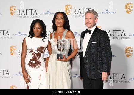 Royal Festival Hall, LONDRES, ANGLETERRE, Royaume-Uni - 12 MAI 2024 : Adelayo Adedayo, Jasmine Jobson, la gagnante du second rôle et Martin Freeman posent dans la salle des gagnants lors des BAFTA Television Awards 2024 avec P&O Cruises, Londres, Royaume-Uni. Crédit : Voir Li/Picture Capital/Alamy Live News Banque D'Images