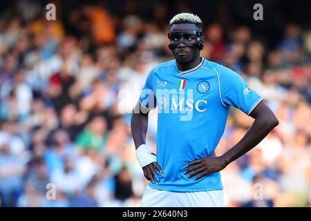 Victor Osimhen de la SSC Napoli défaite lors du match de football Serie A entre la SSC Napoli et le Bologna FC au stade Diego Armando Maradona à Naples (Italie), le 11 mai 2024. Banque D'Images