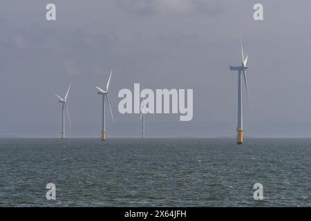 Éoliennes dans la mer d'Irlande près de Crosby, Merseyside, Angleterre, Royaume-Uni Banque D'Images