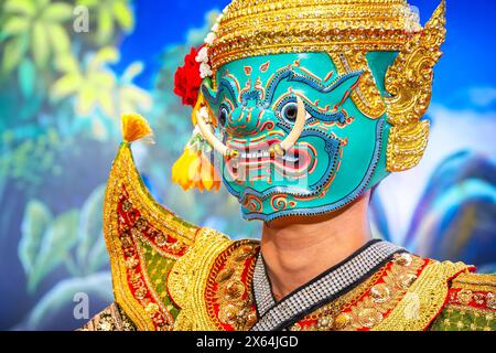 Bangkok, Thaïlande - 13 mars 2024 : Khon Masked Dance est un mélange d'arts, d'artisanat, de danse et de musique thaïlandais. Il est inscrit sur la liste représentative de l’UNESCO o Banque D'Images