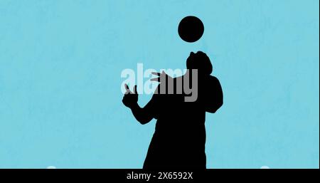 Image de silhouette de joueur de football sur des formes sur fond bleu Banque D'Images