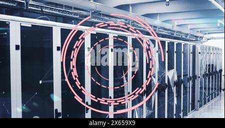 Image de cercles de chargement et de points connectés formant des formes géométriques au-dessus de la salle des serveurs Banque D'Images