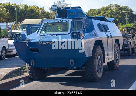 Saint-Denis, la Réunion - 14 juillet 2016 : véhicule blindé du groupement blindé de Gendarmerie Mobile (GBGM) quelques minutes avant le Bastille Day PA Banque D'Images