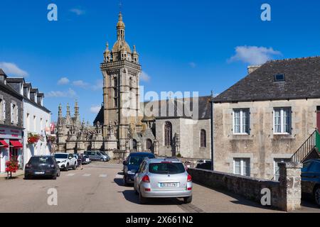 Saint-Thégonnec, France - août 28 2021 : la paroisse Saint-Thégonnec Close (enclos paroissial) est une paroisse Close comprenant l'église paroissiale de N. Banque D'Images