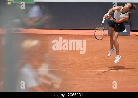 Qinwen Zheng (CHN) lors de son match contre Naomi Osaka (JPN)) à l'Open d'Italie de Rome, lundi 13 mai 2024.(Alfredo Falcone/LaPresse) Banque D'Images