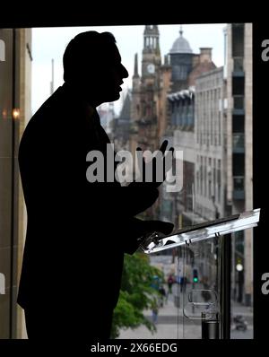 Le leader travailliste écossais Anas Sarwar s'exprimant au Glasgow Royal concert Hall, sur les plans du Labour écossais de renouveler et de réinitialiser la dévolution alors que le Parlement écossais célèbre sa 25e année. Date de la photo : lundi 13 mai 2024. Banque D'Images