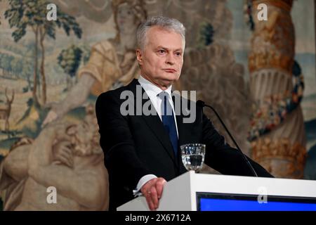 (240513) -- VILNIUS, 13 mai 2024 (Xinhua) -- le président sortant lituanien, Gitanas Nauseda, assiste à une conférence de presse à Vilnius, Lituanie, le 13 mai 2024. Le président sortant Gitanas Nauseda et la première ministre Ingrida Simonyte sont sur le point de passer au deuxième tour de la course présidentielle lituanienne, selon les résultats préliminaires du vote de dimanche. Ni Nauseda ni Simonyte n'ont assuré la présidence au premier tour de dimanche, tombant en deçà du seuil de 50 pour cent, et ont déclaré leur avancement au second tour. Le ruissellement est prévu pour mai 26. (Photo de Alfredas Pliadis/Xinhua) Banque D'Images