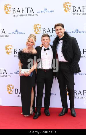 George Baggs et Joe Baggs assistent aux BAFTA TV Awards avec P&O Cruises 2024 au Royal Festival Hall de Londres. Banque D'Images