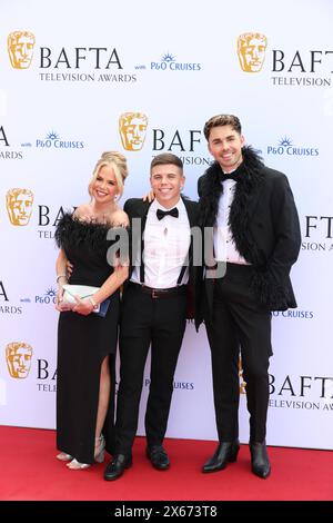 George Baggs et Joe Baggs assistent aux BAFTA TV Awards avec P&O Cruises 2024 au Royal Festival Hall de Londres. Banque D'Images