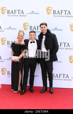 George Baggs et Joe Baggs assistent aux BAFTA TV Awards avec P&O Cruises 2024 au Royal Festival Hall de Londres. Banque D'Images