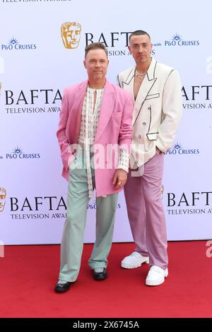 Stuart Armfield et Francis Haugen assistent aux BAFTA TV Awards avec P&O Cruises 2024 au Royal Festival Hall de Londres. Banque D'Images